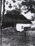 Poloroubená stavba jeden ze zástupců nejstarší zástavby v sídle, 30. léta 20. stol	                  zdroj:www.zanikleobce.cz